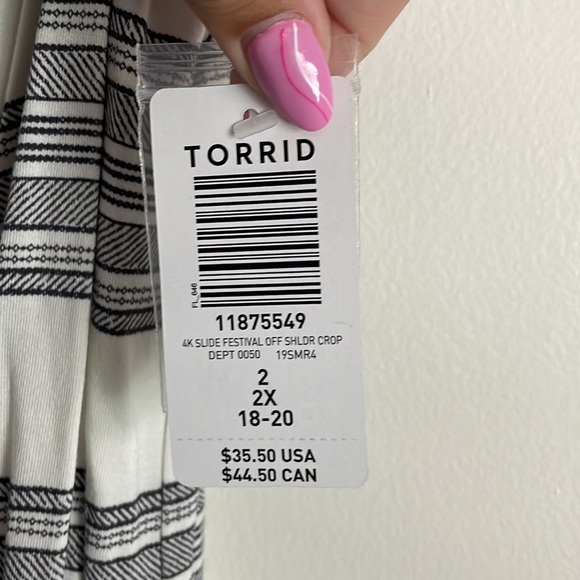 NWT off the shoulder crop top - Picture 3 of 4